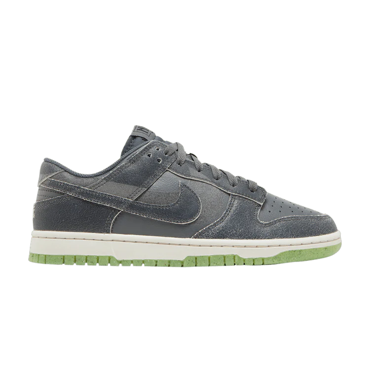 Nike Dunk Low Se Halloween Cauldron
